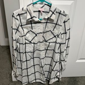 Long sleeve maternity shirt. Used. Size medium